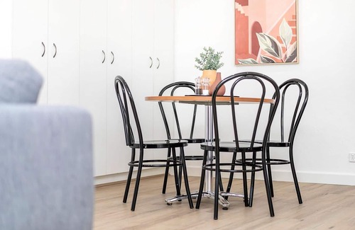 East Victoria Park Apartment | Cute Modern Studio sleeps 2
