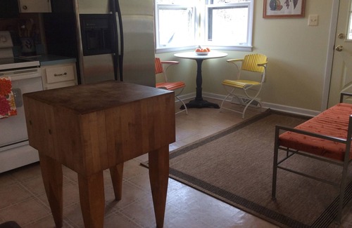 Leland House | Cute, quiet, sun filled home steps from everything that's great about Leland.