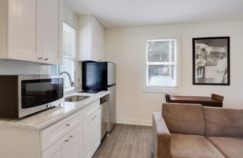 Treme Apartment | Cute Studio 7blocks from French Q steps to Jazz venues, free gated parking included