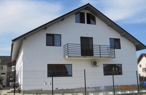 Corbu House | Dă-i pace