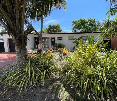 Highland Garden House | D&B Paradise Near Airport and Beaches