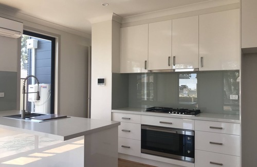 Braybrook House | D110 Sweet Melon Super Stay - fantastic, large group
