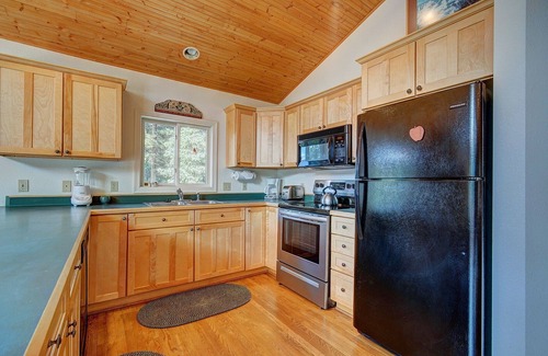 Breckenridge House | Daniels Mountain View Log 4 Bedroom Home by RedAwning