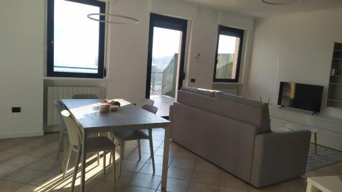 Lovere Apartment | Darsena 7 - Fronte Lago - Vacanze sul Serio