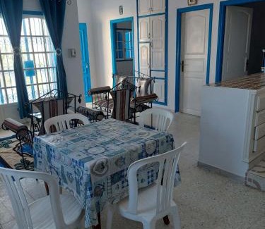 Sakiet Eddaier Apartment | Dauphin (Résidence Chahrazad)