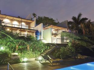Trafalgar Hotel | Days At Sea Beach Lodge
