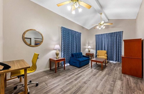 Birmingham Hotel | Days Inn by Wyndham Birmingham/West
