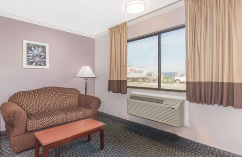 Indio Hotel | Days Inn by Wyndham Indio