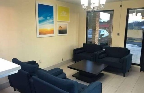 King Hotel | Days Inn by Wyndham King/Winston Salem Area
