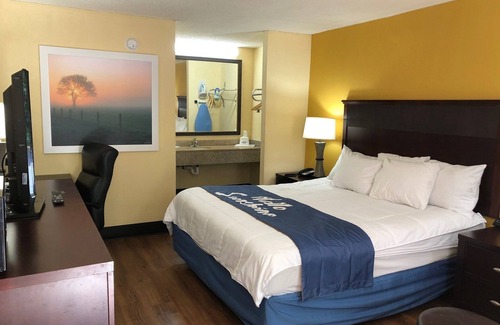 King Hotel | Days Inn by Wyndham King/Winston Salem Area