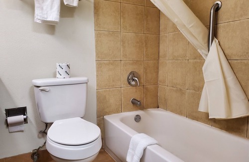 Lawton Hotel | Days Inn by Wyndham Lawton