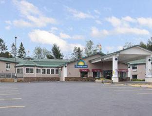 Marquette Hotel | Days Inn by Wyndham Marquette