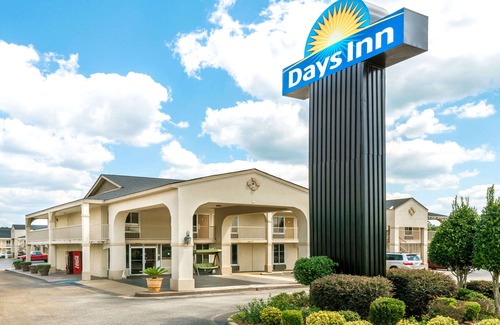 Shorter Hotel | Days Inn by Wyndham Shorter