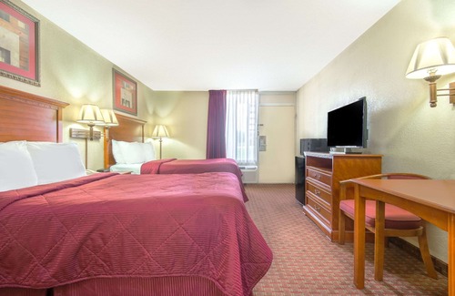 Shorter Hotel | Days Inn by Wyndham Shorter