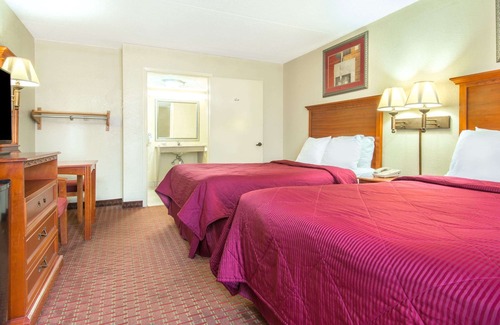 Shorter Hotel | Days Inn by Wyndham Shorter