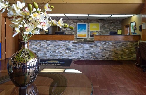 Clinton Hotel | Days Inn by Wyndham Clinton