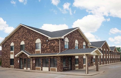 Muncie Hotel | Days Inn by Wyndham Muncie -Ball State University