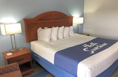 Shorter Hotel | Days Inn by Wyndham Shorter