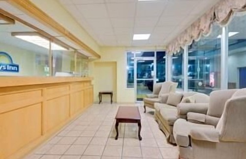 Waynesboro Hotel | Days Inn by Wyndham Waynesboro