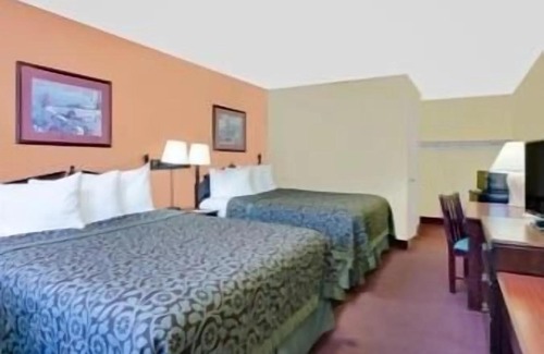 Waynesboro Hotel | Days Inn by Wyndham Waynesboro