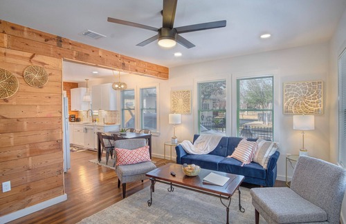 Southtown House | Dazzling 3 Br/2 BA Home Near Downtown Tower Americas