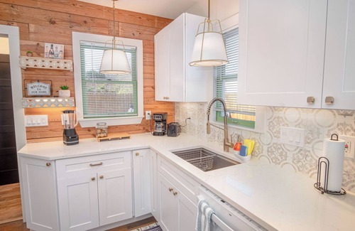 Southtown House | Dazzling 3 Br/2 BA Home Near Downtown Tower Americas