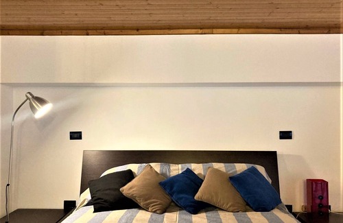 Dergano Apartment | De Conti - Modern Openspace con Soppalco
