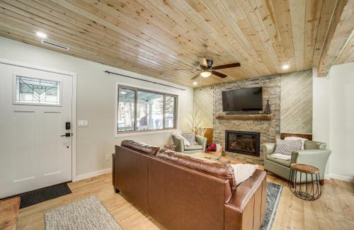 Munds Park House | Deck and Fire Pit Modern Munds Park Retreat!