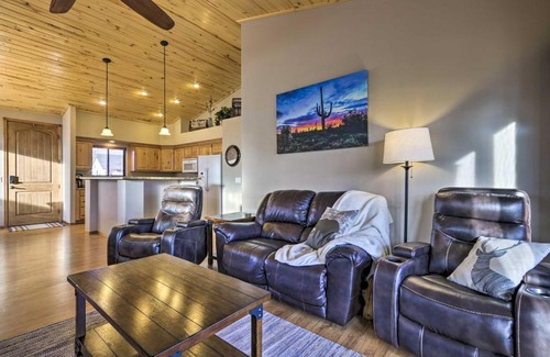 Show Low House | Deck, BBQ and Golf Course Views Show Low Home