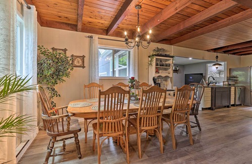 Tobyhanna Cottage | Deck + Pool Access: Welcoming Poconos Retreat