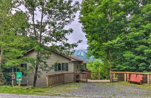 Beech Mountain House | Decks and Scenic Views Beech Mountain Cabin!