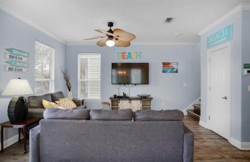 Villages of Crystal Beach House | Deja blue Pool front Pet friendly