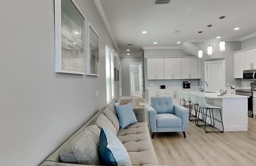 Holiday Beach House | Deja Blue