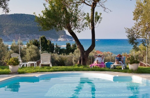 Skopelos Cottage | Del & Sol 1 seaside semi detached cottages.