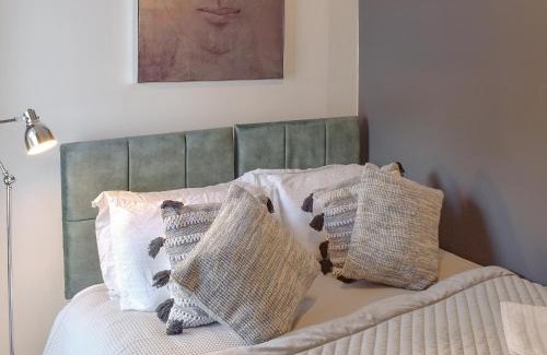 Malvern House | Deleur House