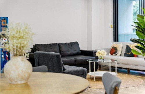 Ultimo Apartment | Delicated 3BR Apt with Parking & Darling Harbour-10mins walk