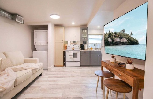 Downtown Condo | Delightful 2BR Downtown Sarasota - The White Pearl