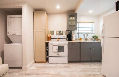 Downtown Condo | Delightful 2BR Downtown Sarasota - The White Pearl