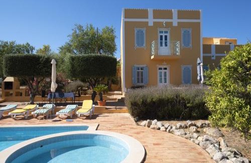 Loule House | Delightful, authentic Quinta with pool