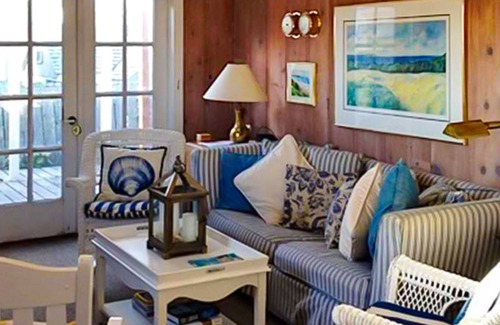 Salmon Creek Cottage | Delightful Home in Salmon Creek Near the Beach w/Private Washer/Dryer, Free WiFi