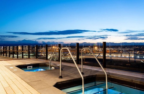 River North Art District Hotel | Delightful Room w/Unique Artisanal Eats, Cozy Furnishings & Rooftop Bar
