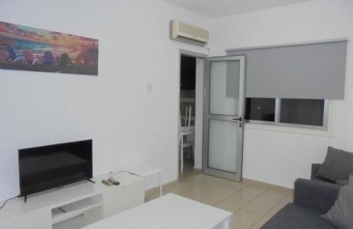 Historical Center Apartment | Delphi Court - large 1 bed -sleeps 4, Near sea/beach - free wifi