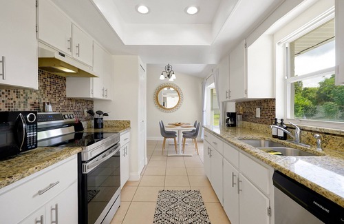 Deltona Lakes House | Deltona Getaway 3BR/2BA Home + King Suite & Workspace