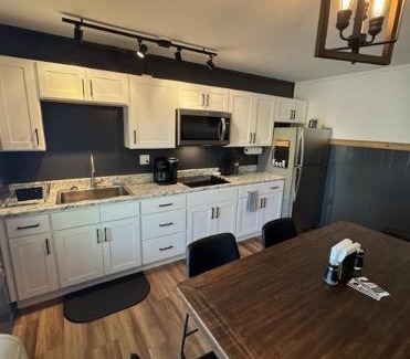Osage Beach Apartment | Deluxe Double Suite - Lake View