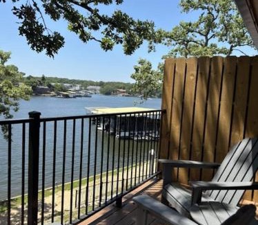 Osage Beach Apartment | Deluxe Double Suite - Lake View