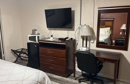 Roswell Hotel | Deluxe Inn Of Roswell