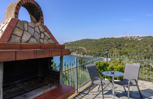 Aristotelis Apartment | Demi Studios