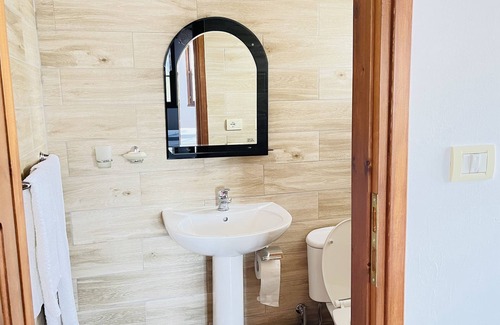 Gjirokaster House | Denis Guest House