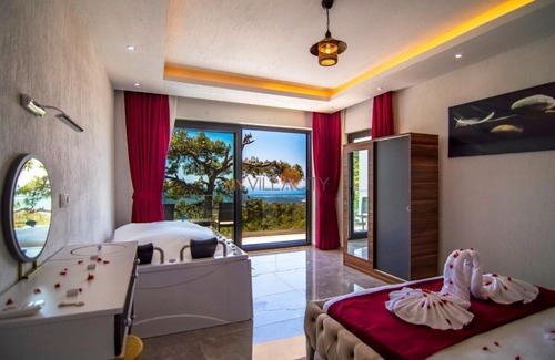 Islamlar Villa | Deniz ve Doğa Manzaralı Lüks İslamlar Kalkan