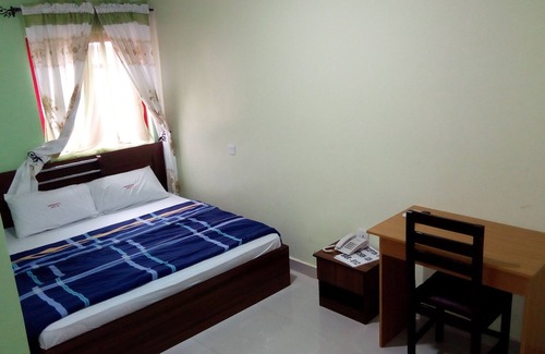 Alimosho Hotel | Denposon Royal Hotel